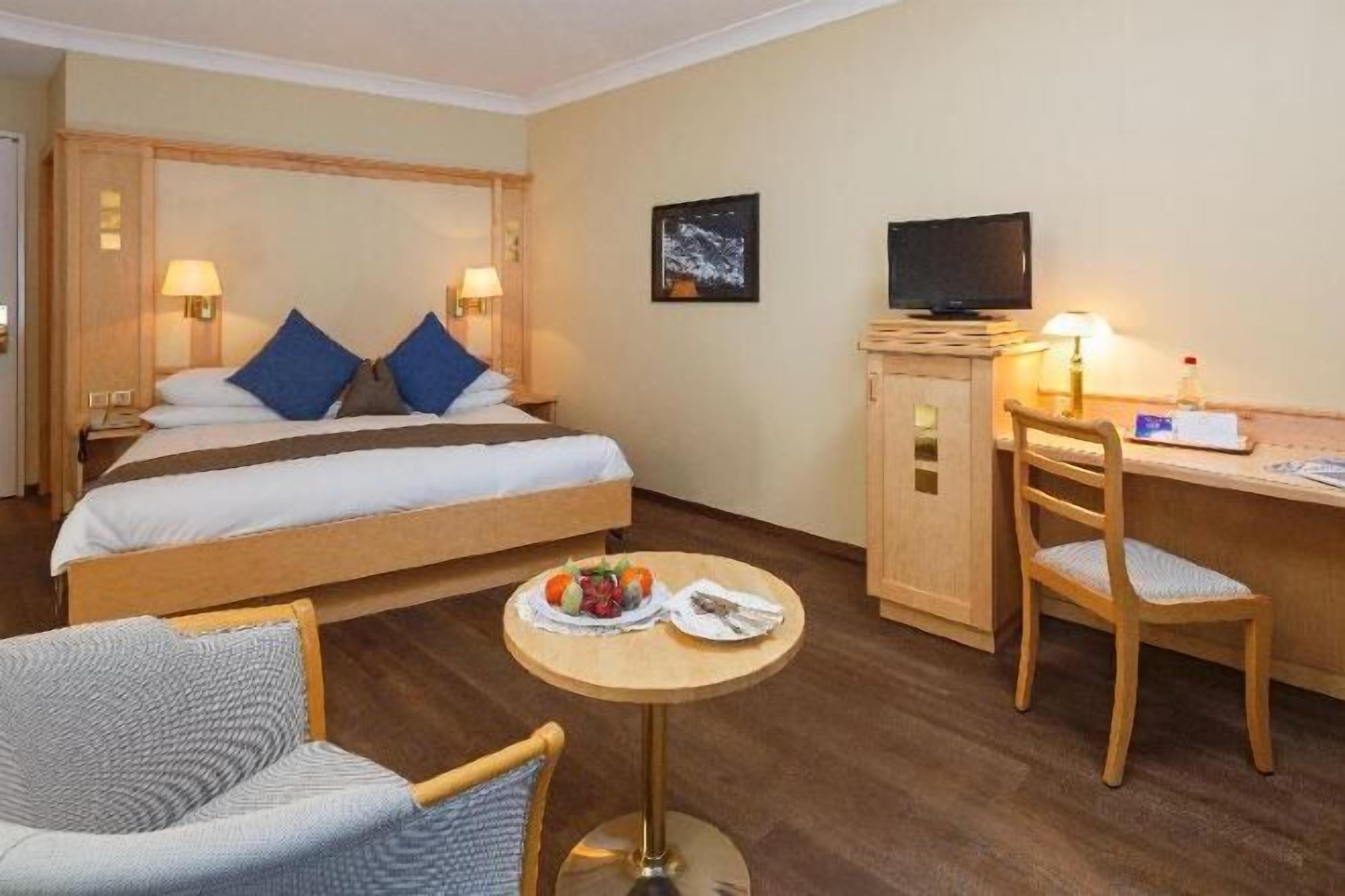 Minibar, in-room safe, individually decorated, individually furnished