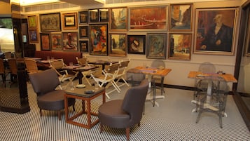 Se sirven desayunos, comidas y cenas