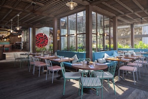 4 restaurants, lunch, dinner served; Italian cuisine