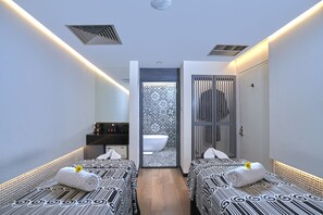 Couples treatment rooms, sauna, hot tub, steam room, body treatments