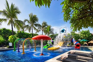 2 outdoor pools, open 8 AM to 9:00 PM, cabanas (surcharge)