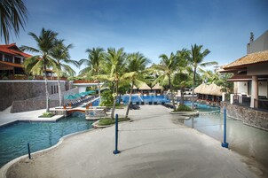 2 outdoor pools, open 8 AM to 9:00 PM, cabanas (surcharge)