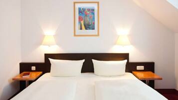 Minibar, in-room safe, desk, iron/ironing board