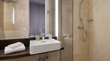 Amenidades de baño ecológicas, secadora de cabello, toallas