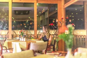 Breakfast, lunch and dinner served - Sangay Spa Hotel (Baños de Agua Santa)