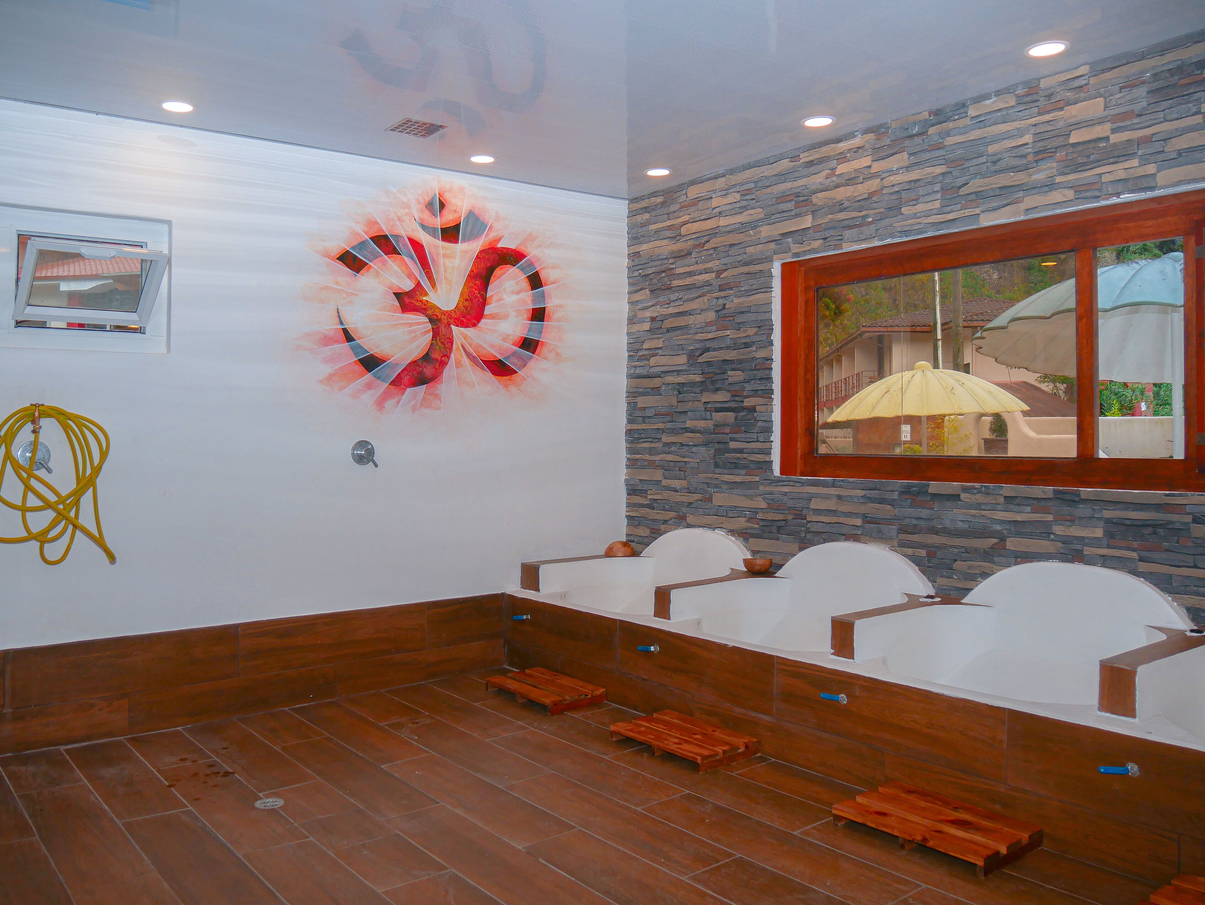 couples treatment room(s), sauna, hot tub, turkish bath/hammam
