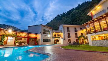 Außenpool, Liegestühle