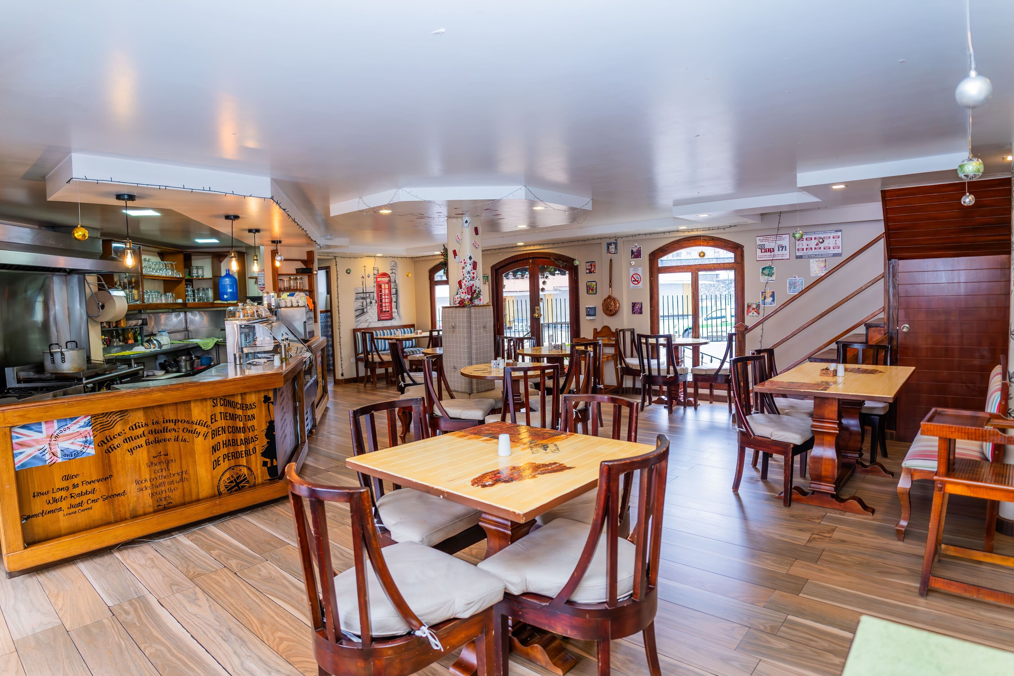 breakfast, lunch and dinner served