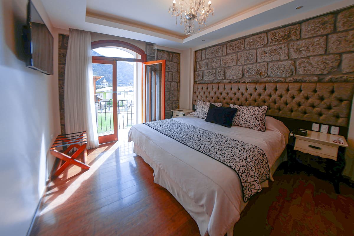 plaza sangay matrimonial | 1 bedroom, desk, free wifi, bed sheets