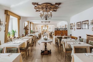 Breakfast, lunch and dinner served