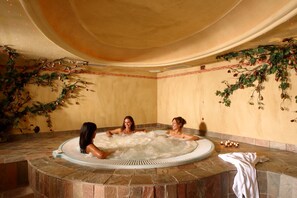 Sauna, bañera de hidromasaje, baño turco, baño turco/hammam, masajes 