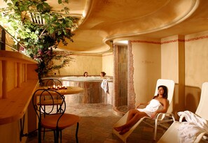 Sauna, Whirlpool, Dampfbad, Türkisches Bad/Hamam, Massageanwendungen