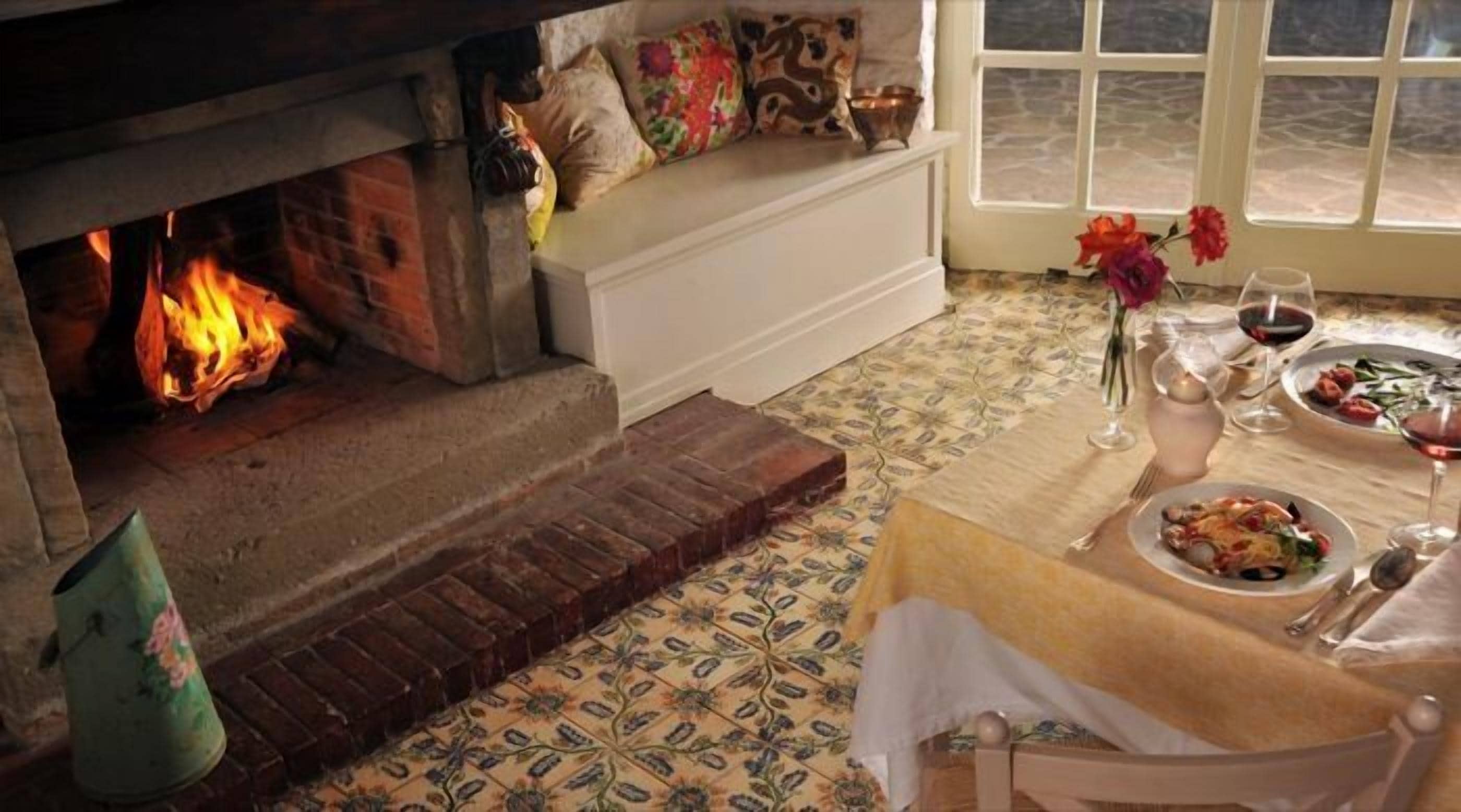 breakfast, lunch, brunch served; italian cuisine, al fresco dining