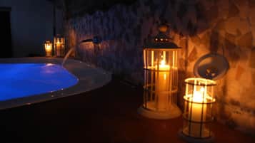 Sauna, hot tub, steam room, Turkish bath, Thai massages, sports massages