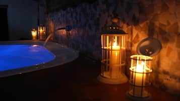 Sauna, Whirlpool, Dampfbad, Türkisches Bad/Hamam, Thai-Massagen