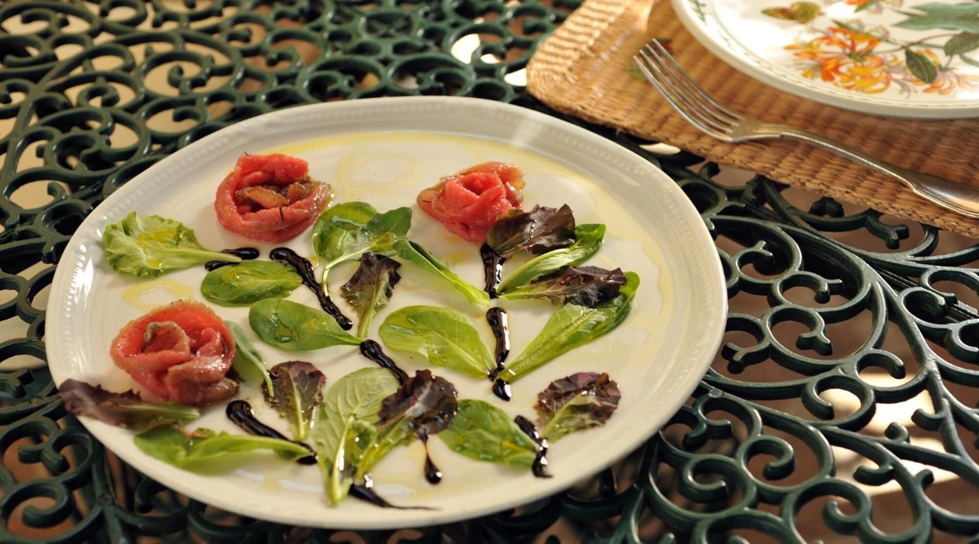 breakfast, lunch, brunch served; italian cuisine, al fresco dining