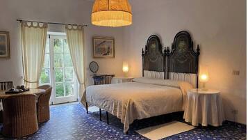 Firemannsrom – junior | Italienske Frette-laken, sengetøy av topp kvalitet, dundyner og minibar