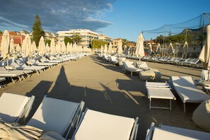 Spiaggia privata nelle vicinanze, lettini da mare, ombrelloni