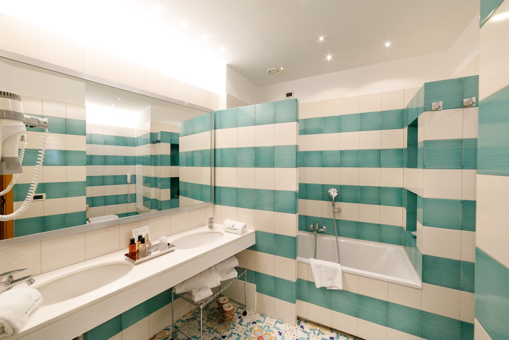 Grand Hotel President by null