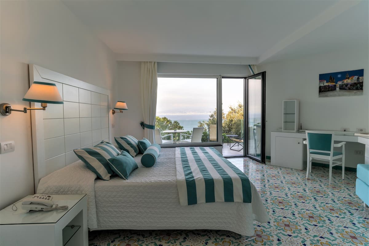 superior double room, terrace, sea view (outdoor jetted tub) | 1 bedroom, minibar, in-room safe, desk