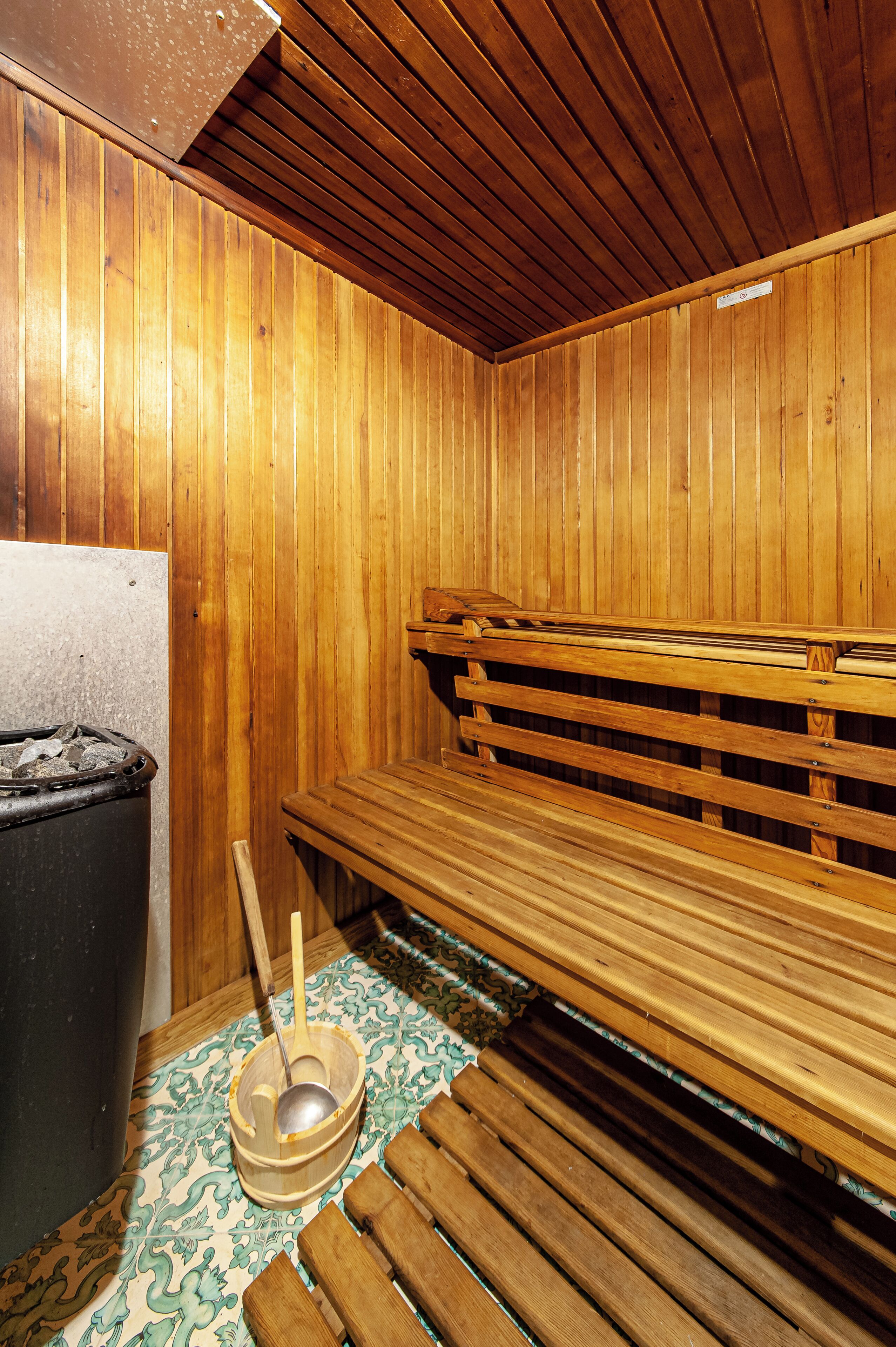 sauna, hot tub, turkish bath/hammam, body treatments, body scrubs
