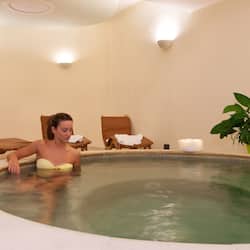 Sauna, hot tub, Turkish bath, body treatments, body scrubs, facials