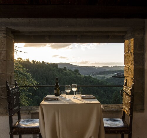 Castello Di Petroia Relais