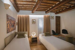 Minibar, desk, free WiFi, bed sheets