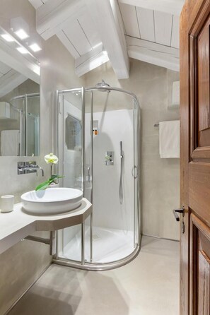 Chambre Standard Double ou avec lits jumeaux | Salle de bain