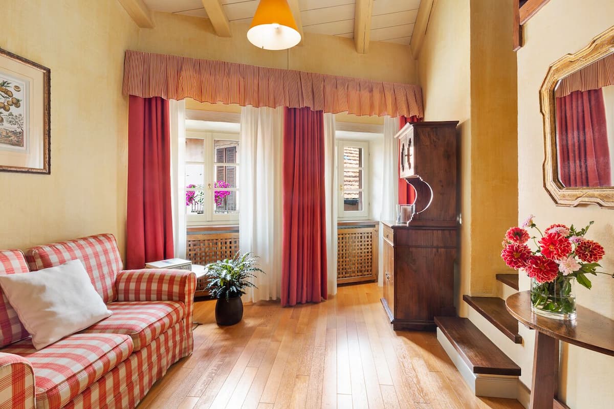 minibar, in-room safe, individually decorated, individually furnished