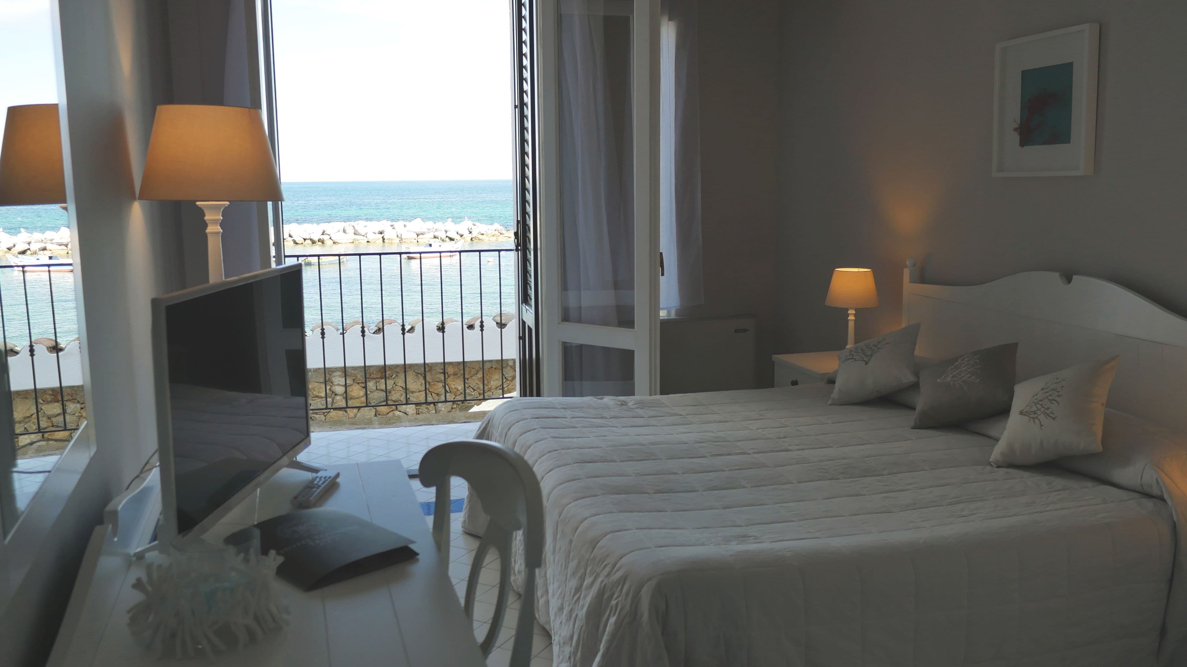 Superior Double Room, 1 Double or 2 Twin Beds | Minibar, in-room safe, desk, cribs/infant beds