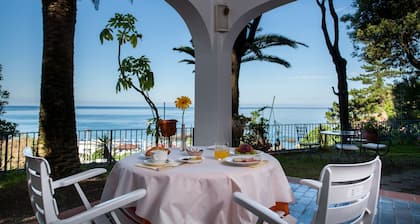 Grand Hotel De Rose