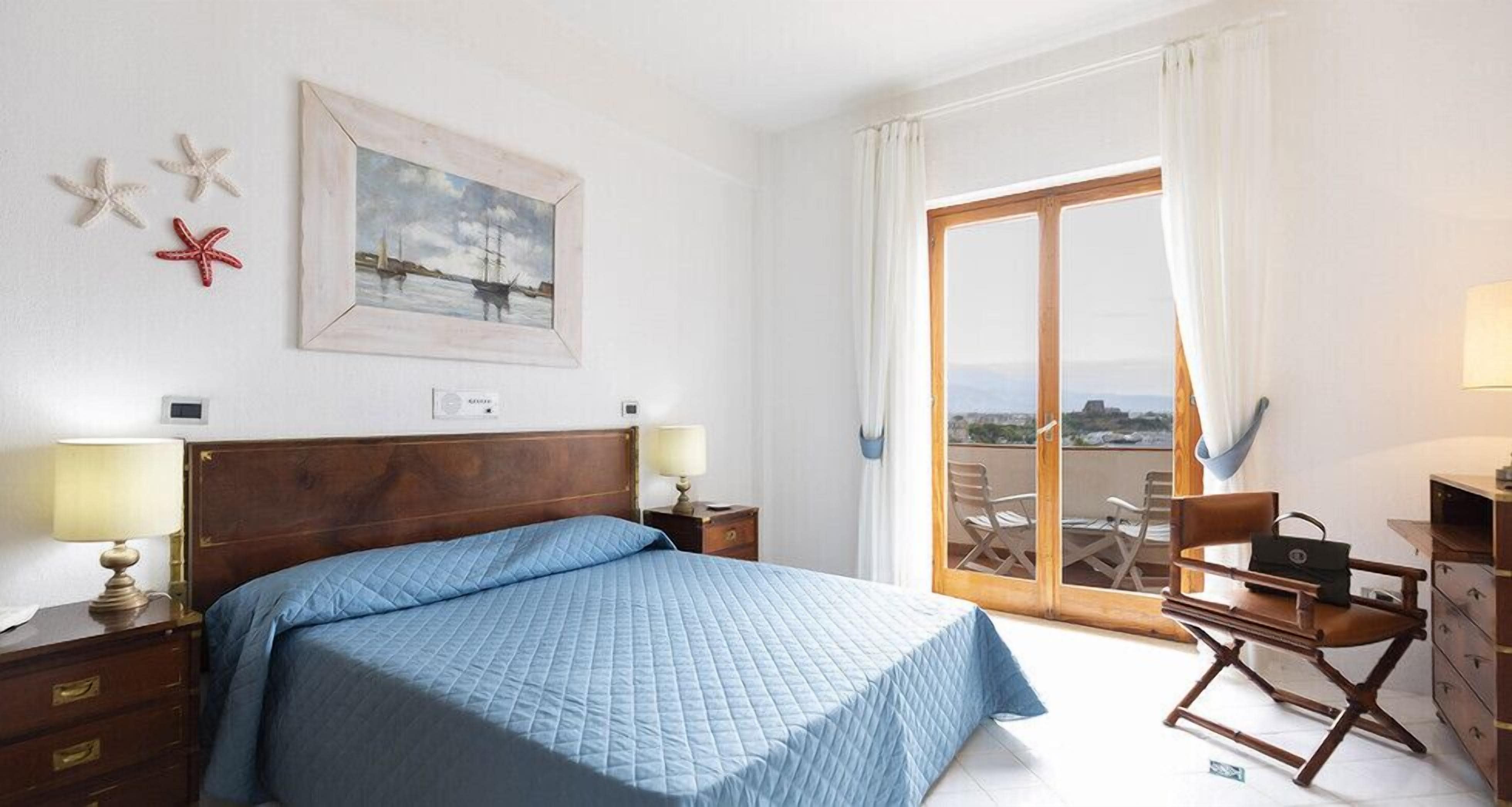 superior room, balcony, sea view | 1 bedroom, minibar, in-room safe, desk