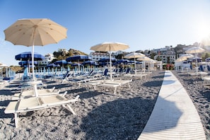 Private beach, sun-loungers, beach umbrellas, beach towels
