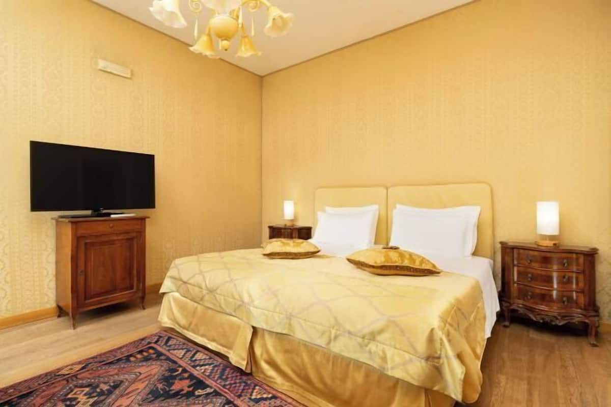 1 Schlafzimmer, hochwertige Bettwaren, Minibar, Zimmersafe
