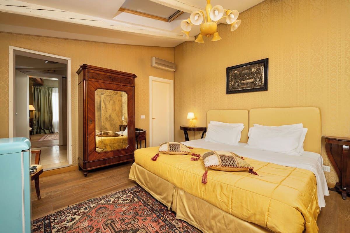 Room amenity