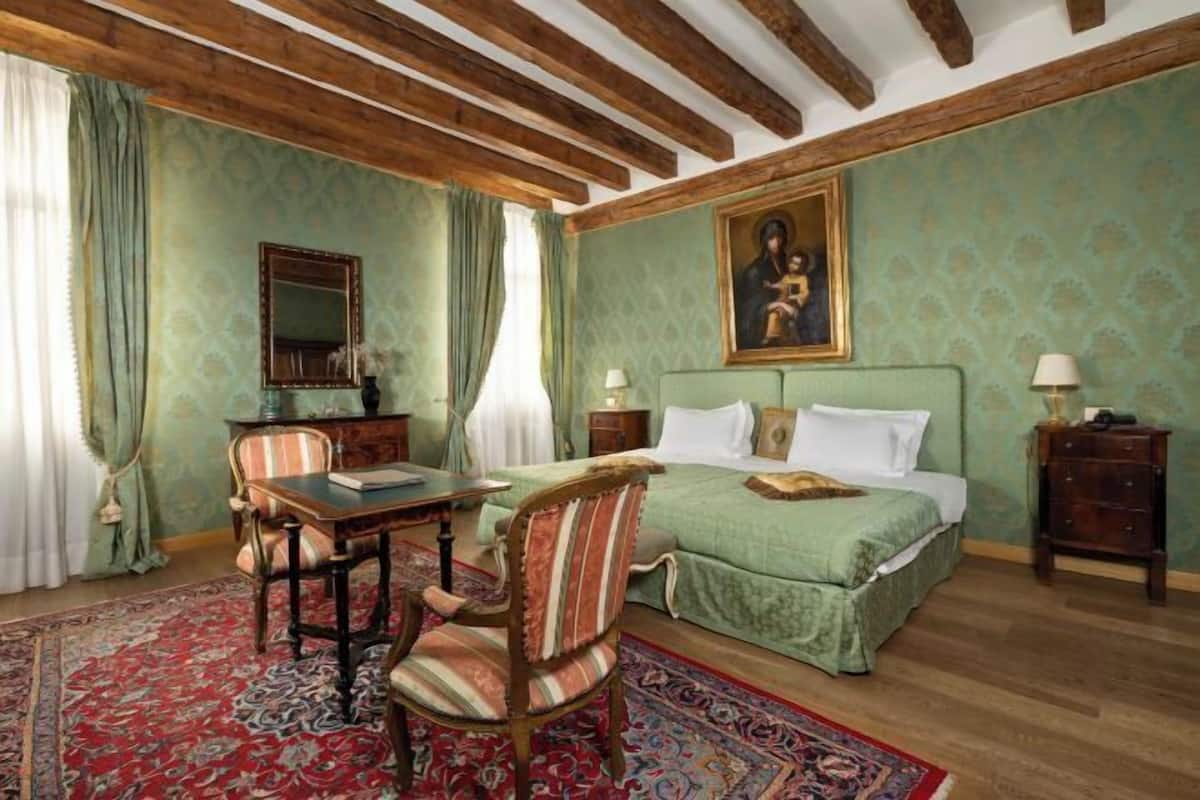 1 Schlafzimmer, hochwertige Bettwaren, Minibar, Zimmersafe