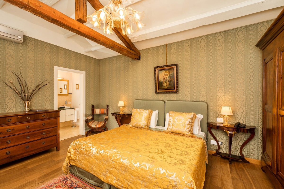 Premium bedding, minibar, in-room safe, free WiFi