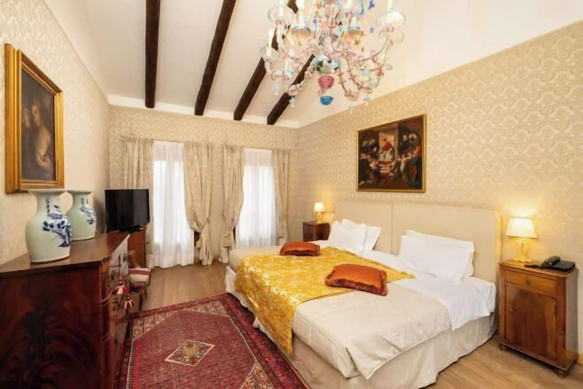 1 Schlafzimmer, hochwertige Bettwaren, Minibar, Zimmersafe
