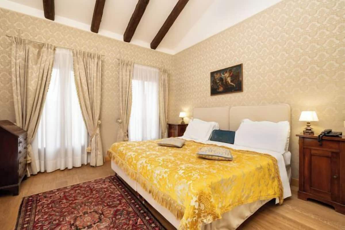 1 Schlafzimmer, hochwertige Bettwaren, Minibar, Zimmersafe