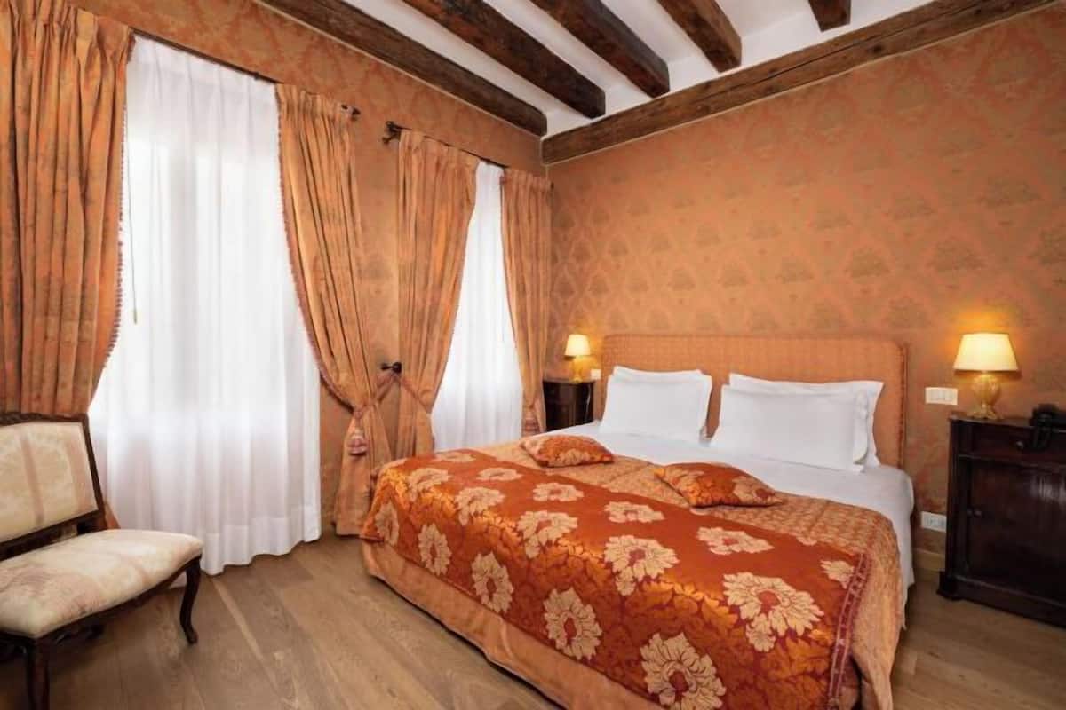 1 Schlafzimmer, hochwertige Bettwaren, Minibar, Zimmersafe