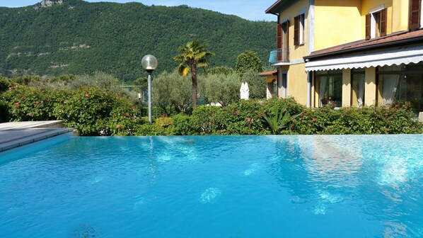 Seasonal outdoor pool, sun loungers