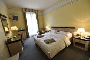 Minibar, in-room safe, desk, rollaway beds