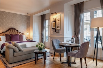 La Clef Louvre Paris by The Crest Collection