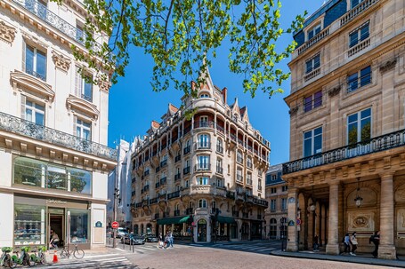 La Clef Louvre Paris by The Crest Collection - Image 1