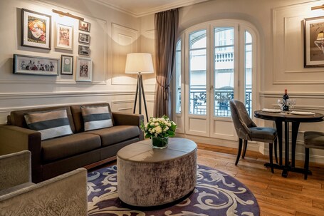 La Clef Louvre Paris by The Crest Collection - Image 3