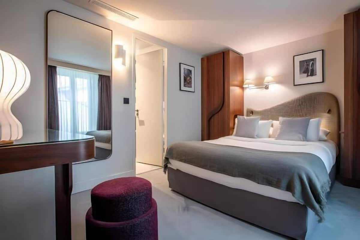 1 bilik tidur, peralatan tempat tidur premium, bar mini