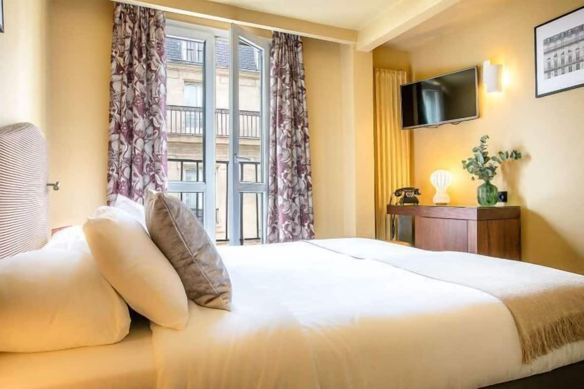 1 bilik tidur, peralatan tempat tidur premium, bar mini
