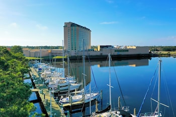 Boating at Hollywood Casino Gulf Coast