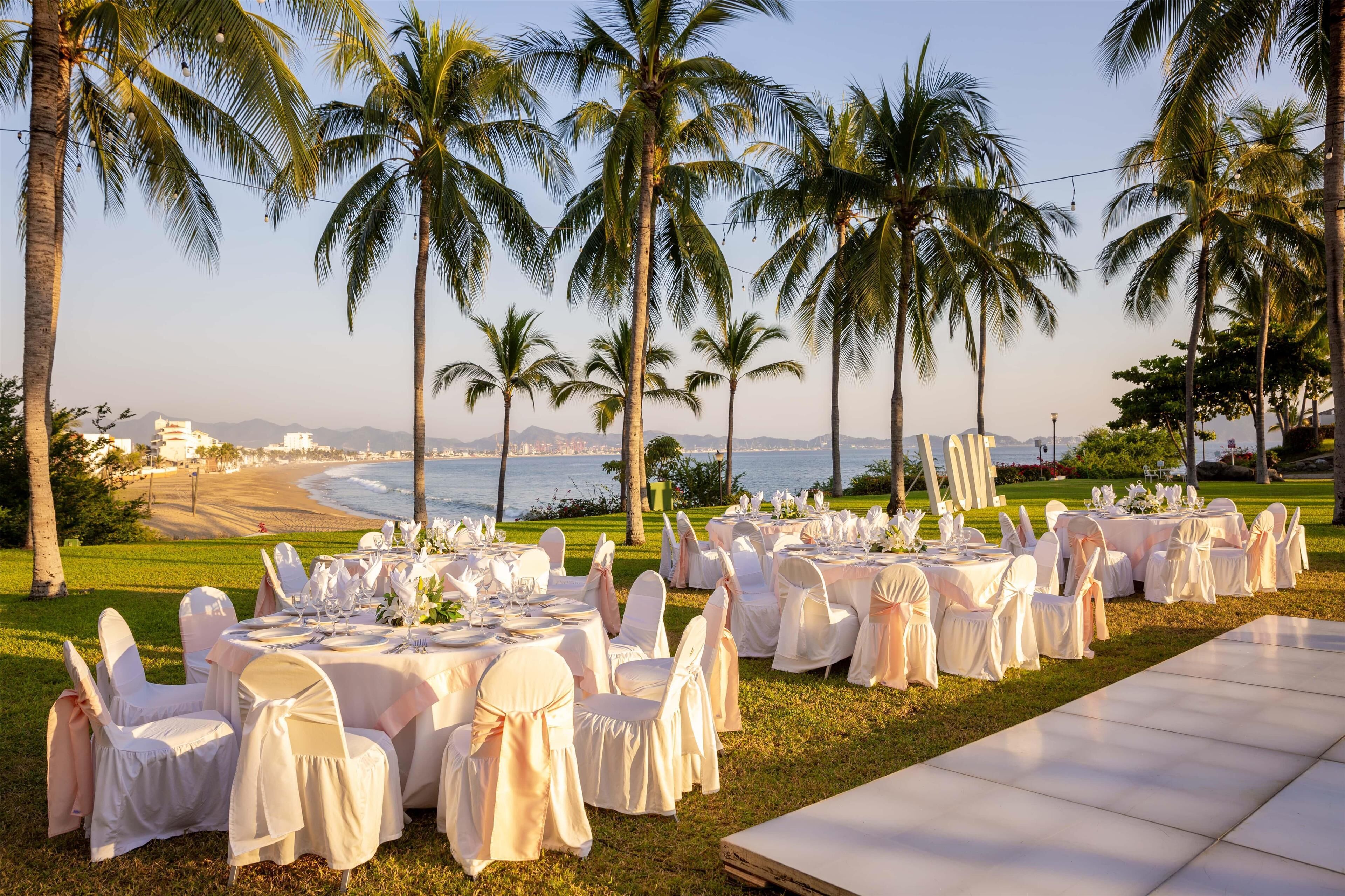 Khu tổ chức tiệc cưới trong nhà